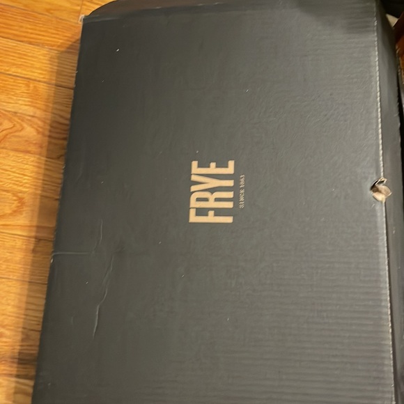 Frye Women Melissa Button 2 size 8.5 - Picture 3 of 8